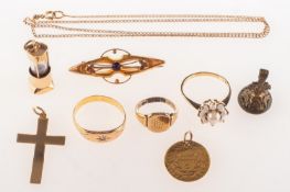 A mixed group of jewellery, including a 9ct gold Cornish Davy lamp charm,