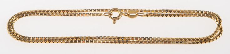 A 9ct gold box link chain, partial import mark, marked 375, length approx. 38.0cm, 5.3grams.