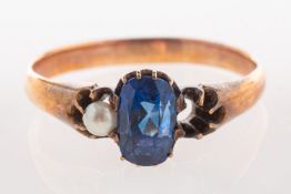 An antique three stone ring,