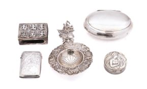 A mixed group of silver and silver plated items;
