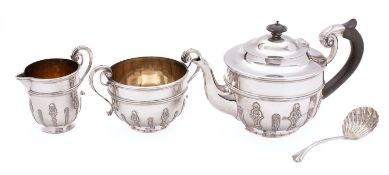 A Edward VII silver three piece silver tea service by Elkington & Co, London 1905,