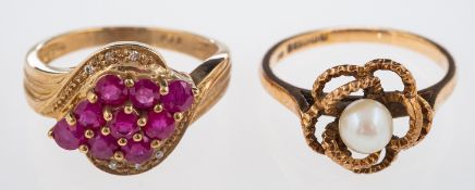 A group of two rings, including a 9ct gold flowerhead ring set with a single pearl, UK hallmark,