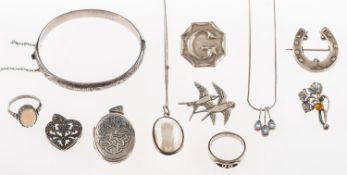 A mixed group of silver jewellery, to in