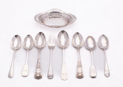 A mixed group of silver; including an ov