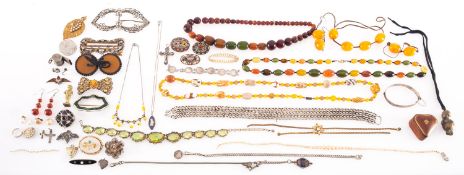A mixed group of costume jewellery and o