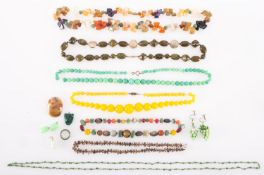 A mixed group of jewellery, to include m
