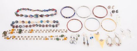 A mixed group of jewellery, including cl