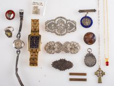 A mixed group of jewellery, including an
