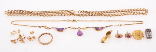 A mixed group of jewellery, including a
