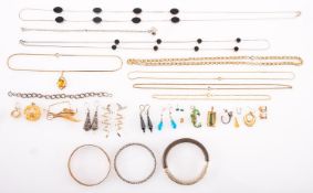 A mixed group of costume jewellery, incl