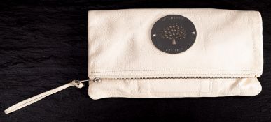 Mulberry. A white leather Daria clutch bag, silver tone hardware, together with dust bag.