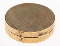 An Art Deco 9ct gold lady's compact, with engine turned engraving, UK hallmark, London, 1935,