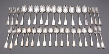 A mixed group of Fiddle pattern silver flatware,