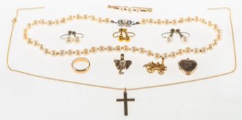 A mixed group of jewellery,