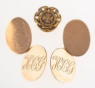 A pair of cufflinks and a pin, a pair of 9ct gold monogrammed chain link cufflink's, UK hallmark, 4.