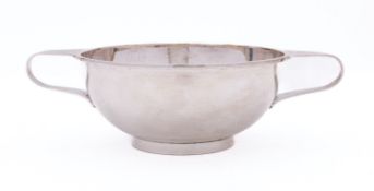 A George V silver quaich by Robert Stewart (Glasgow), London 1920, with twin loop handles, 18cms.
