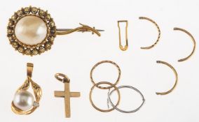A mixed group of jewellery,