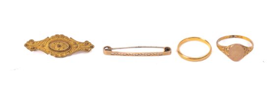 A mixed group of jewellery, including a