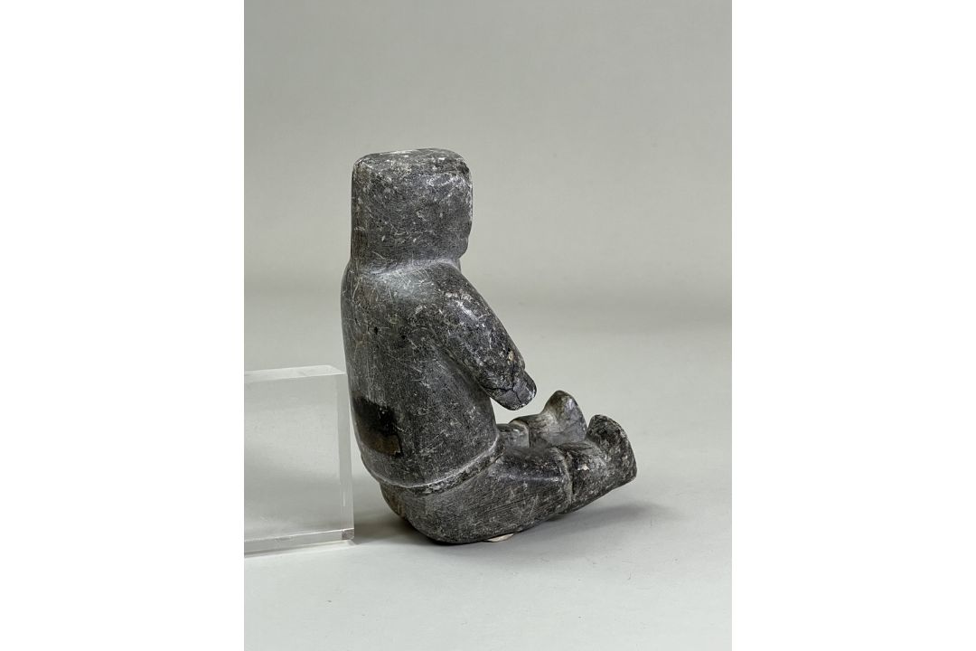 An Inuit Stone Figurine. Artic Canada ca. 1940's - Image 5 of 13