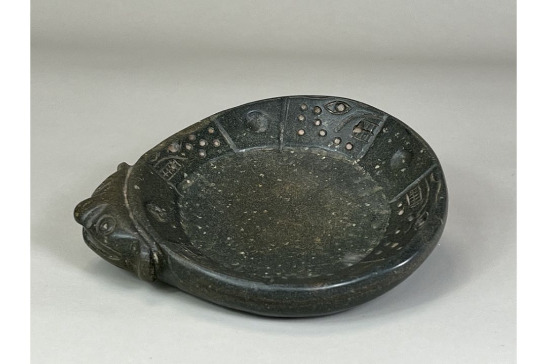 A Chavin Cuspinique Culture Stone Dish with Head. Peru 900-250 BC.A carved stone dish depicting an - Image 4 of 9