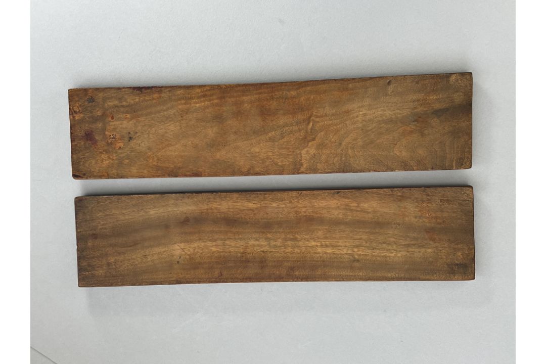 A Pair of inscribed Sutra Covers, Nepal, 19/20th centuryin gilt on red, the inscription with - Image 3 of 5