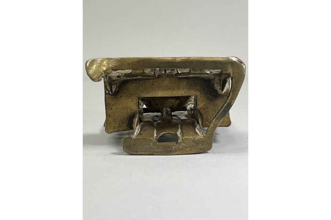 A Bronze Jain shrine. India 15th century.A Jain shrine depicting a Tirthankara with silver inlaid - Image 7 of 18