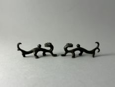 Two miniature bronze dragons, 17th/19th centuries