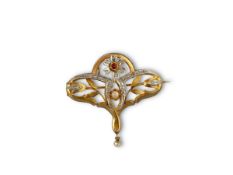 A French art nouveau gold pendant brooch, in yellow gold and platinum 18k