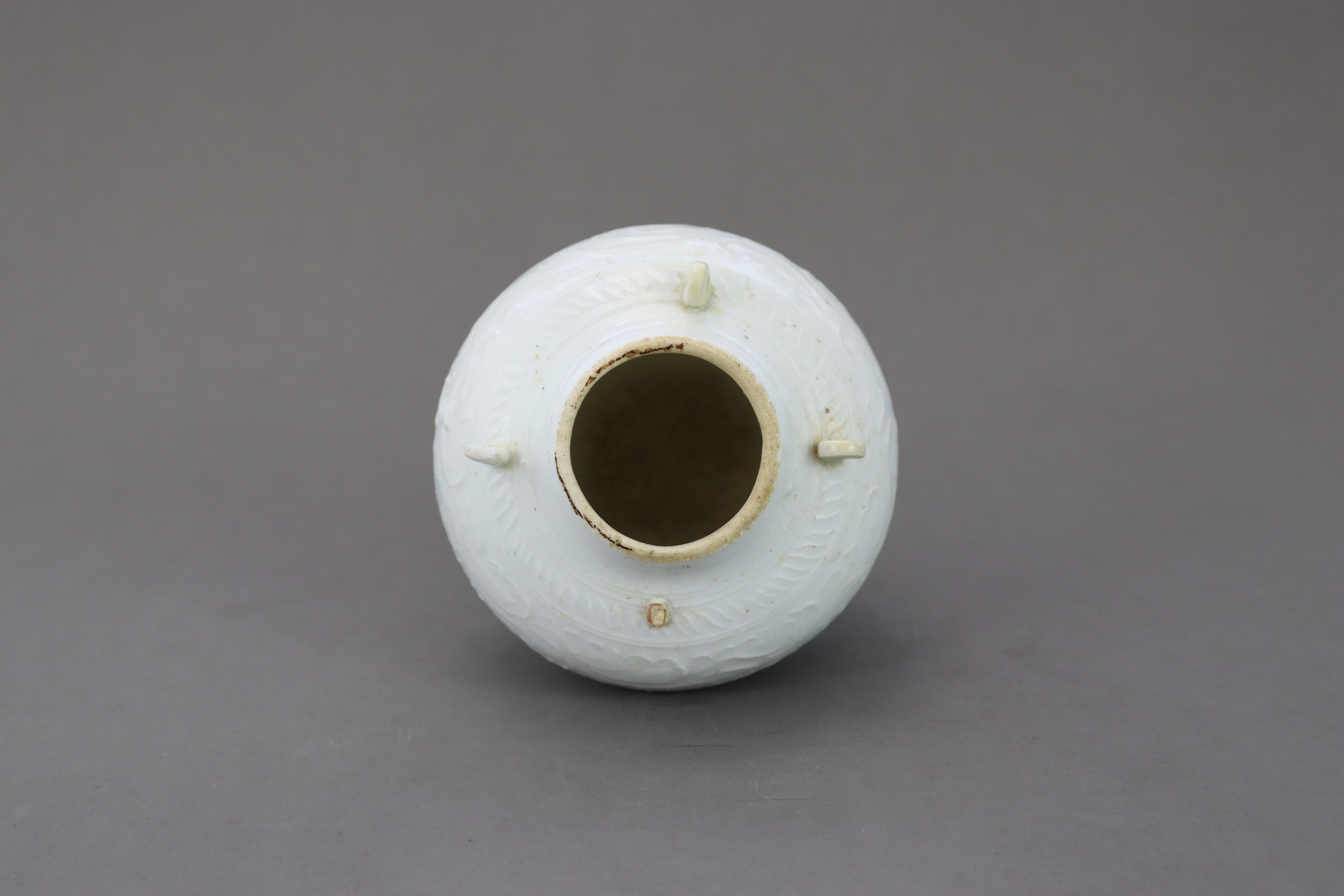 A White-glazed Globular Handled Waterpot, Song dynasty - Image 5 of 6