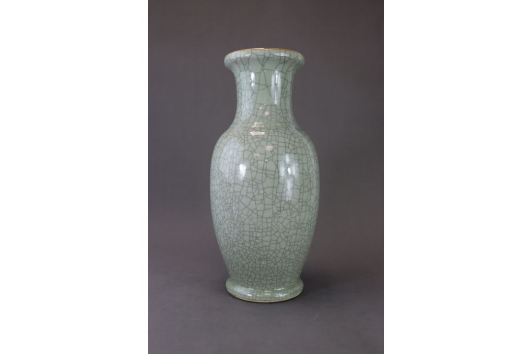 A Ge Type Ovoid Vase, 19th century, - Image 2 of 5