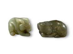 A Gourp of 2 Carved Jades