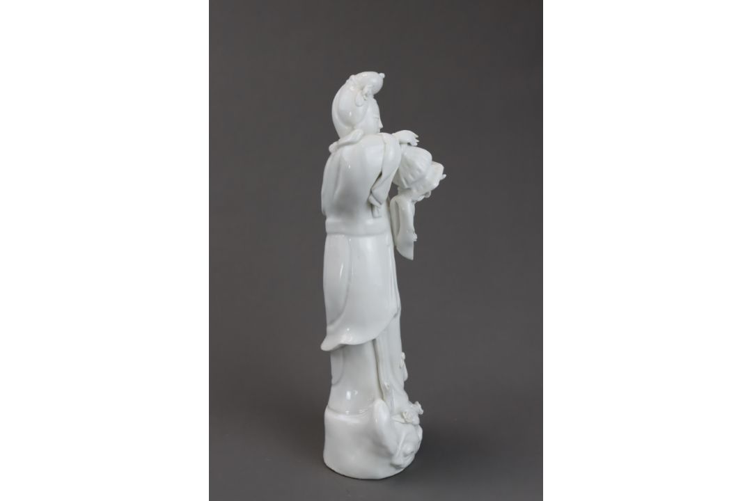 A  blanc de chine  Figure of a Lady Immortal, Qing/Republic period - Image 3 of 5