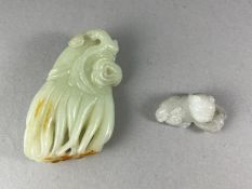 A Gourp of 2 Carved Jades