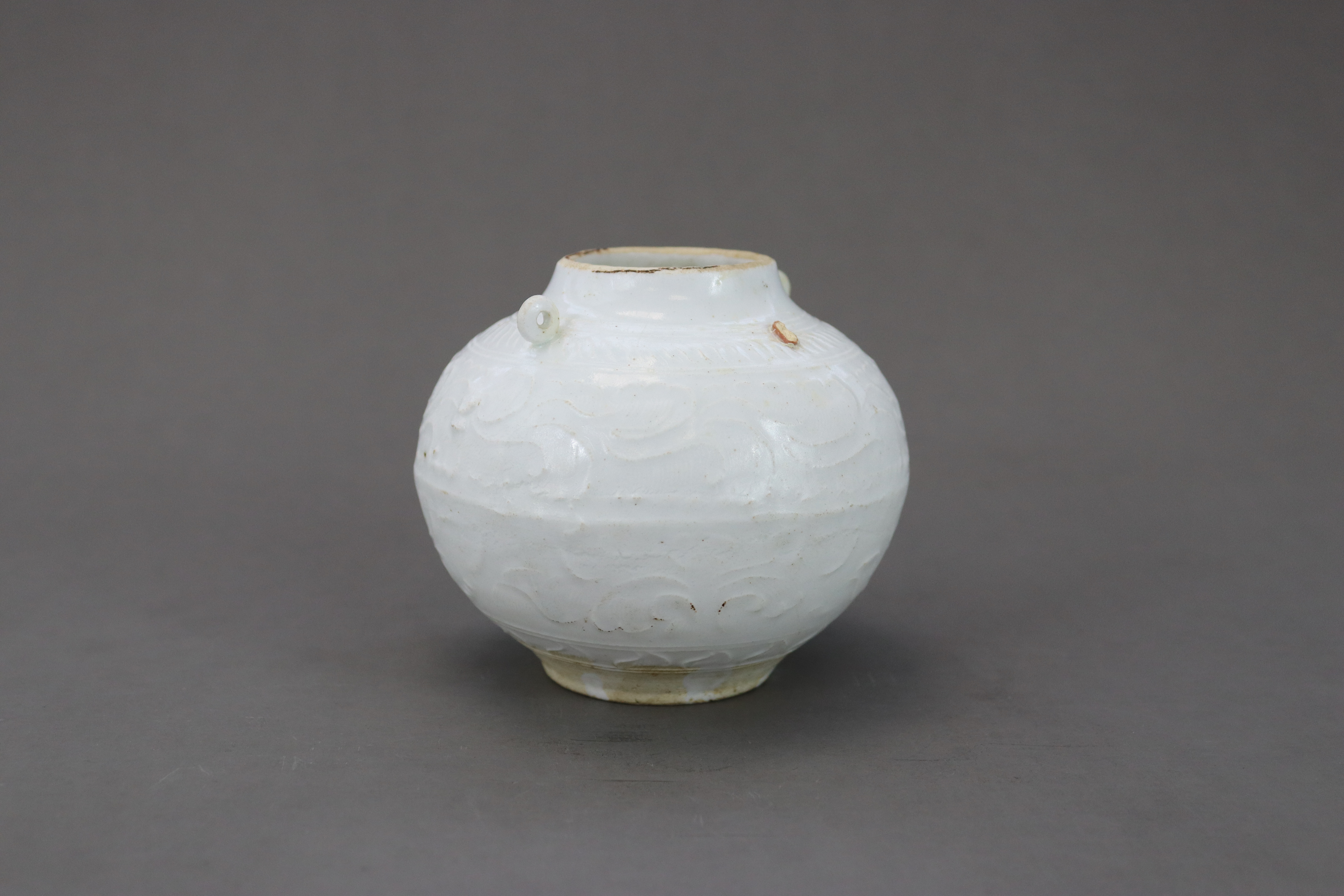 A White-glazed Globular Handled Waterpot, Song dynasty - Image 4 of 6