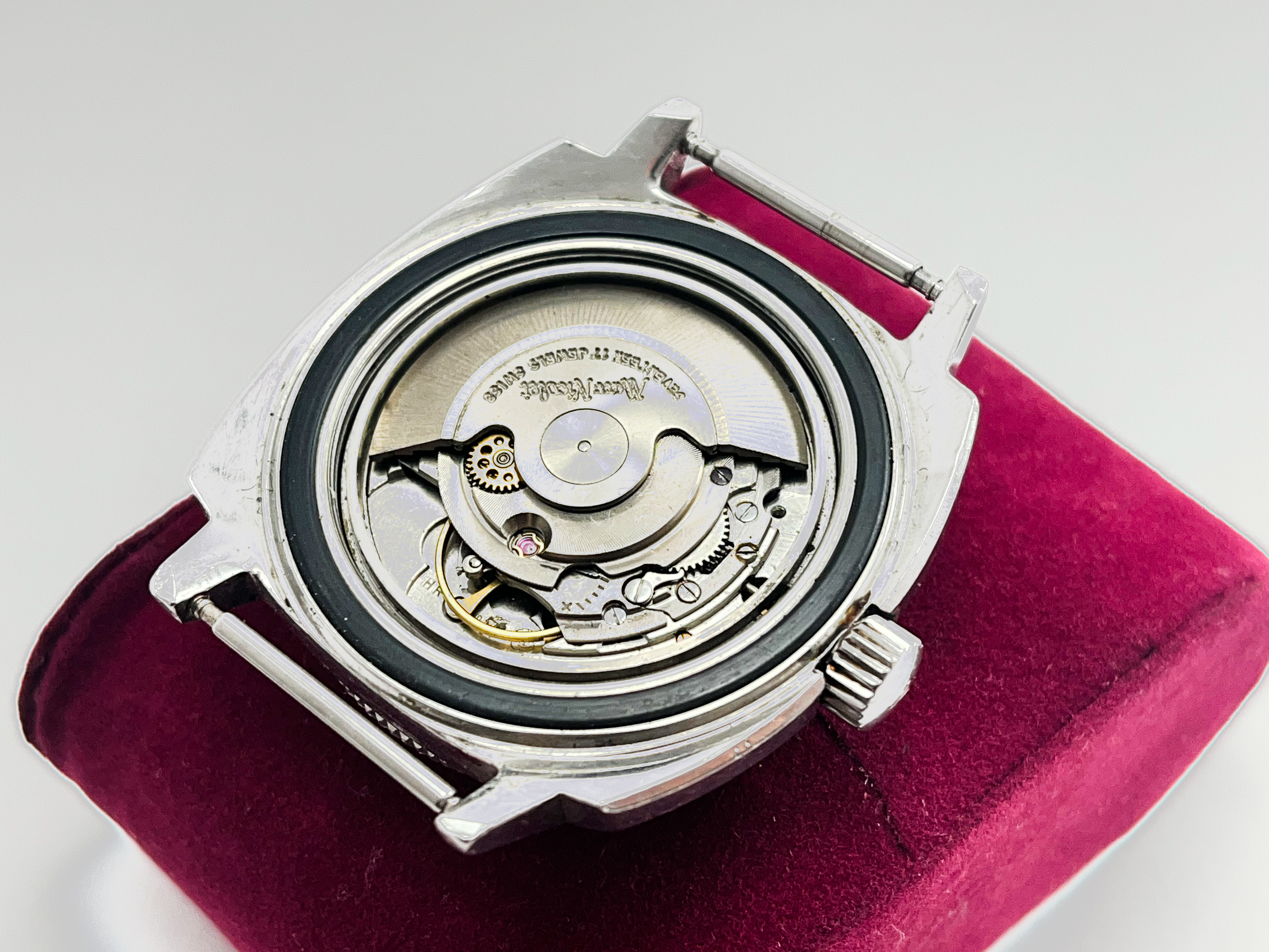 Marc Nicolet Super Compressor Case 1960'S Automatic Mens Wristwatch 30ATM Date Oxblood Red Dial - Image 3 of 7
