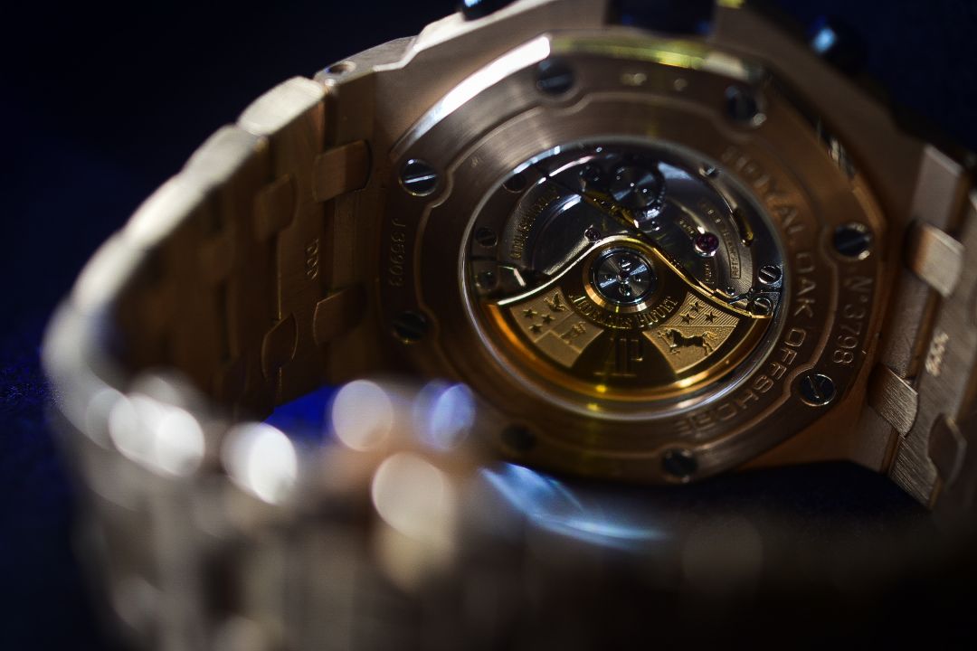 Audemars Piguet Royal Oak Offshore "Brick" 18K Gold Fine Men's Watch & Bracelet - Image 4 of 5