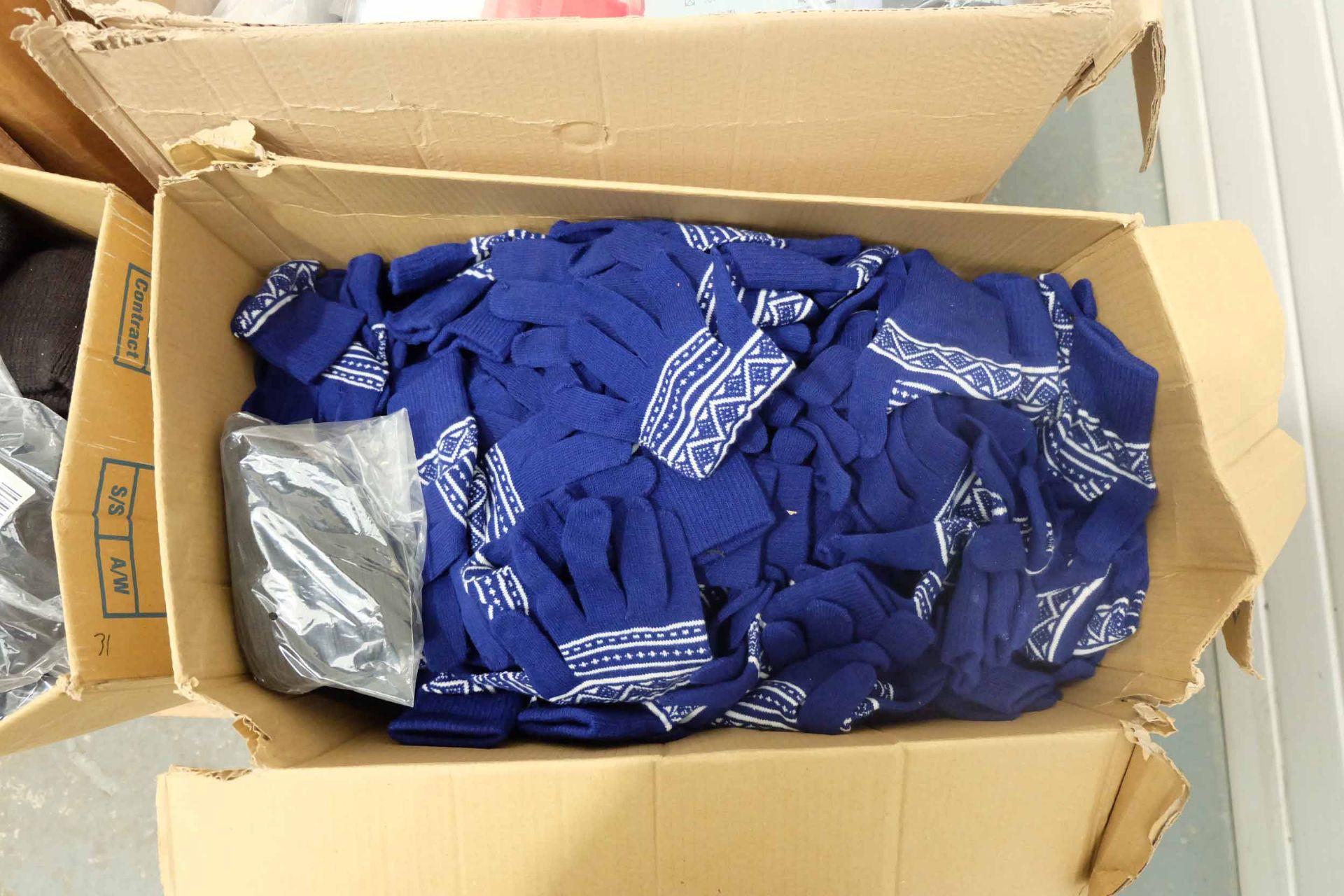 Quantity of Knitted Goods as Photographed. Includes Hats, Gloves & Socks. - Image 7 of 10