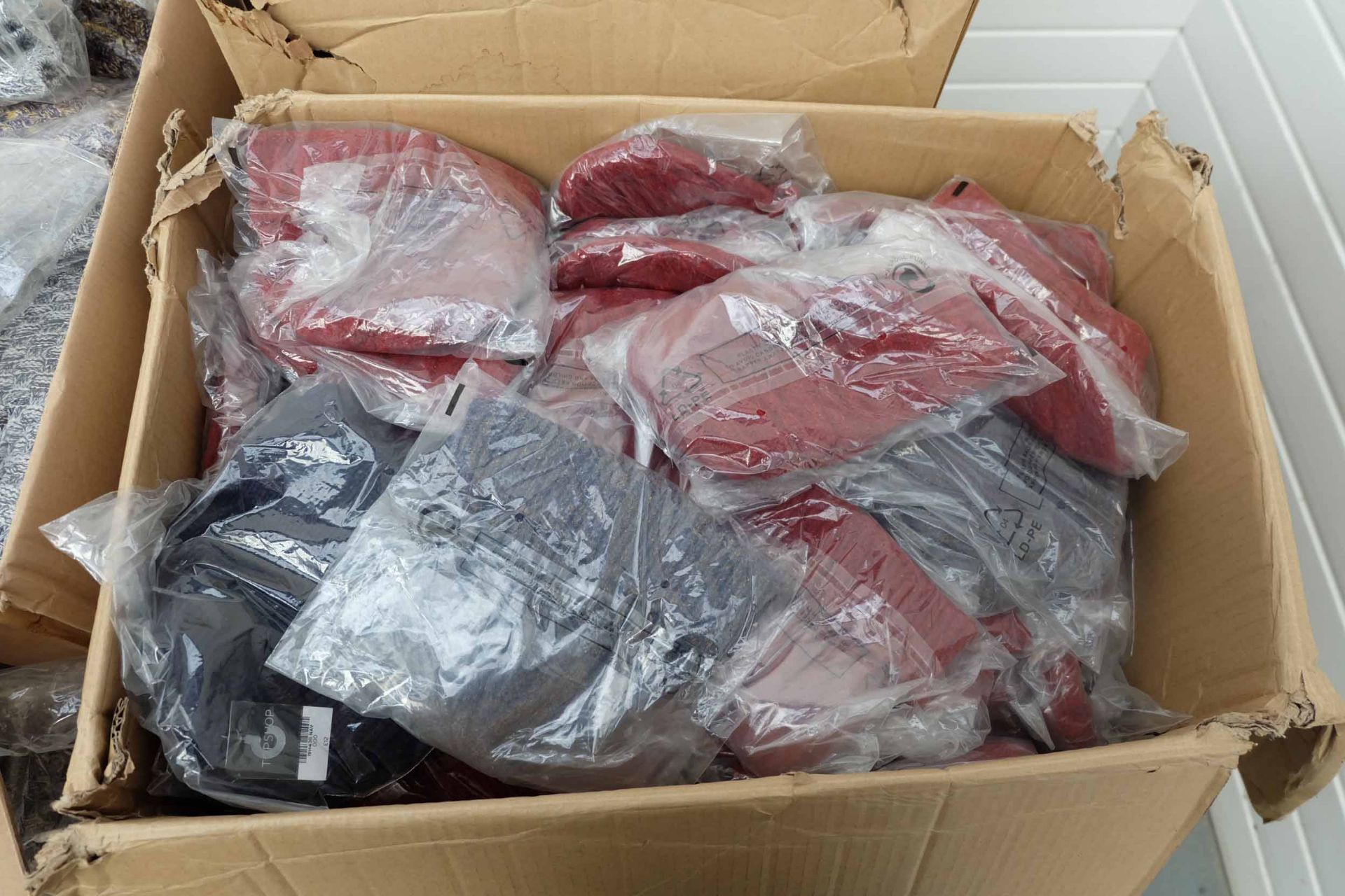 Quantity of Knitted Goods as Photographed. Includes Socks, Scarfs, Shawls & Hats. - Image 3 of 10