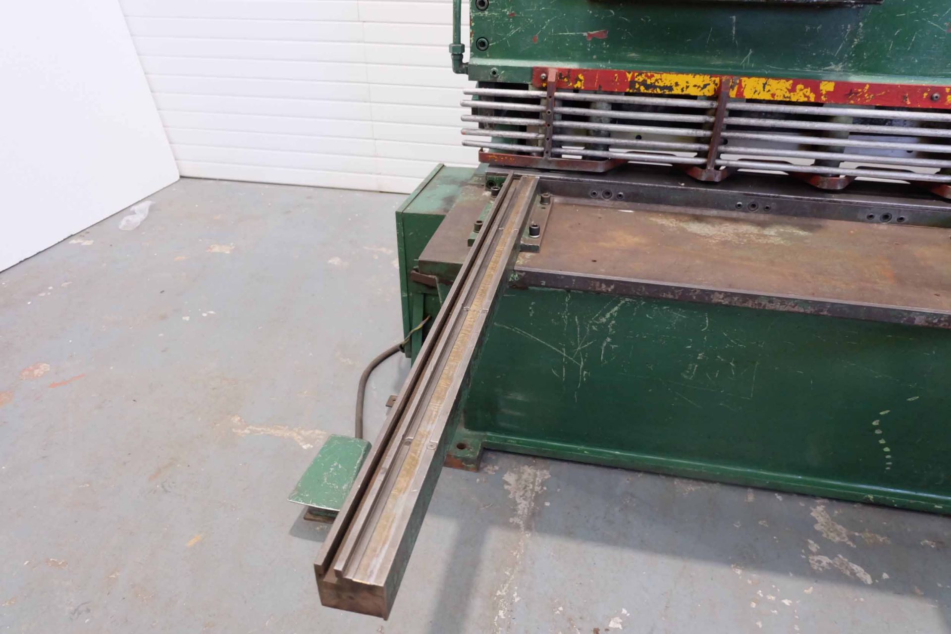 ELGA HYDRASHEAR 10' Guillotine. Power Back Gauge. 4 x Arms. - Image 4 of 13