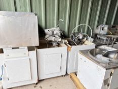 S/S 4-Bowl Sink and other Sinks (Location: St. Ignace, MI) - Rigging Fee: $100