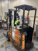 YALE FORK LIFT MODEL NO. ESCO20ABN24SV083 SERIAL NO. N492886 BATTERY TYPE:E VOLTS:24 MAX A.H. 980