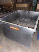 S/S Tote (LOCATED IN MANTECA, CA)(RIGGING,LOADING, SITE MANAGEMENT FEE: $50.00 USD)