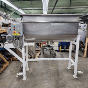 CLI 14cf Ribbon Blender 575 v 3 phase missing discharge valve fonctionnal. Dimensions of 42'' x 98''