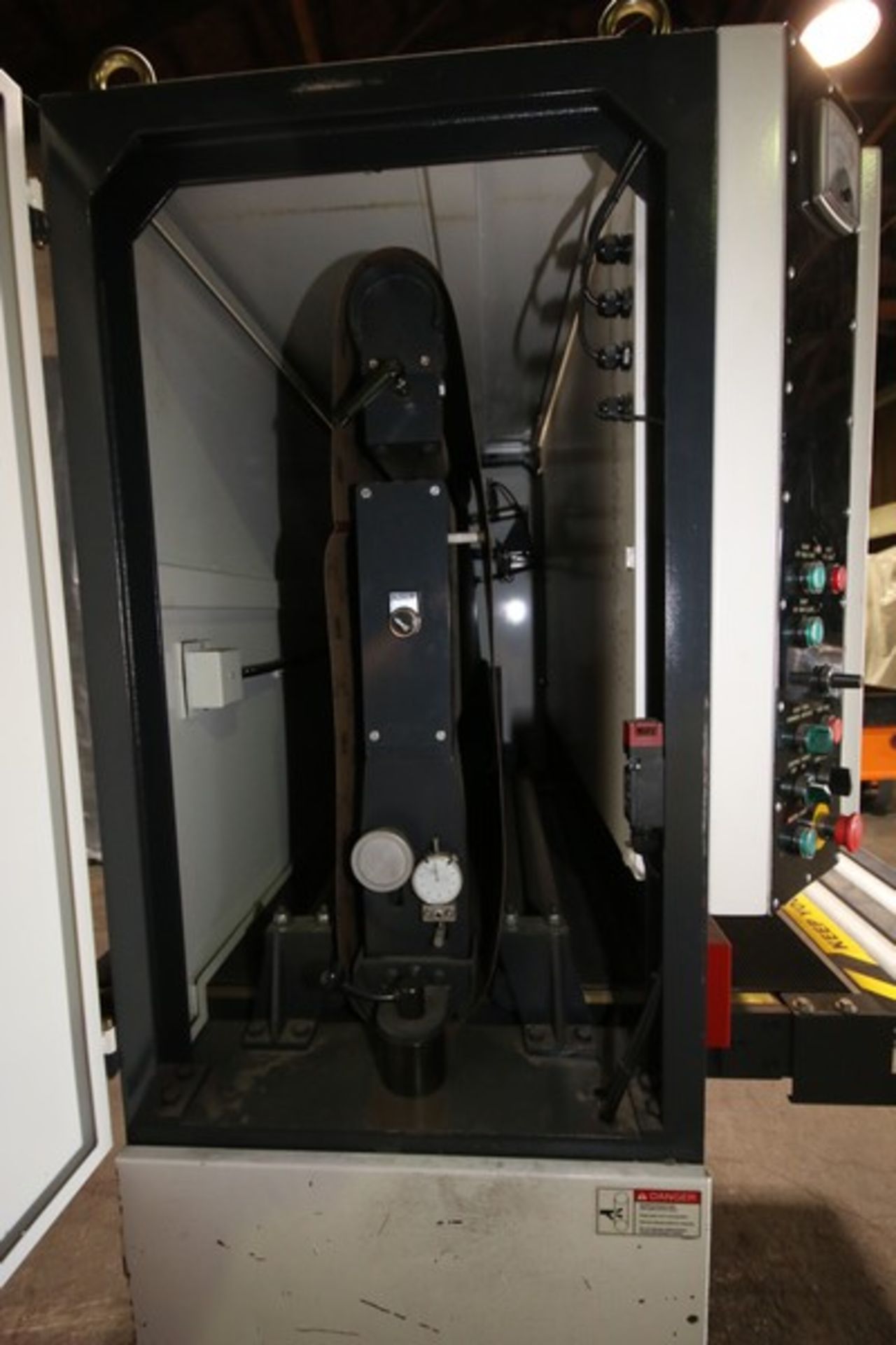 Timesaver 36” W Belt Sander, Model 2211-23-0, SN 31326, Series 2200, with Delta VFD Controller, - Image 4 of 16