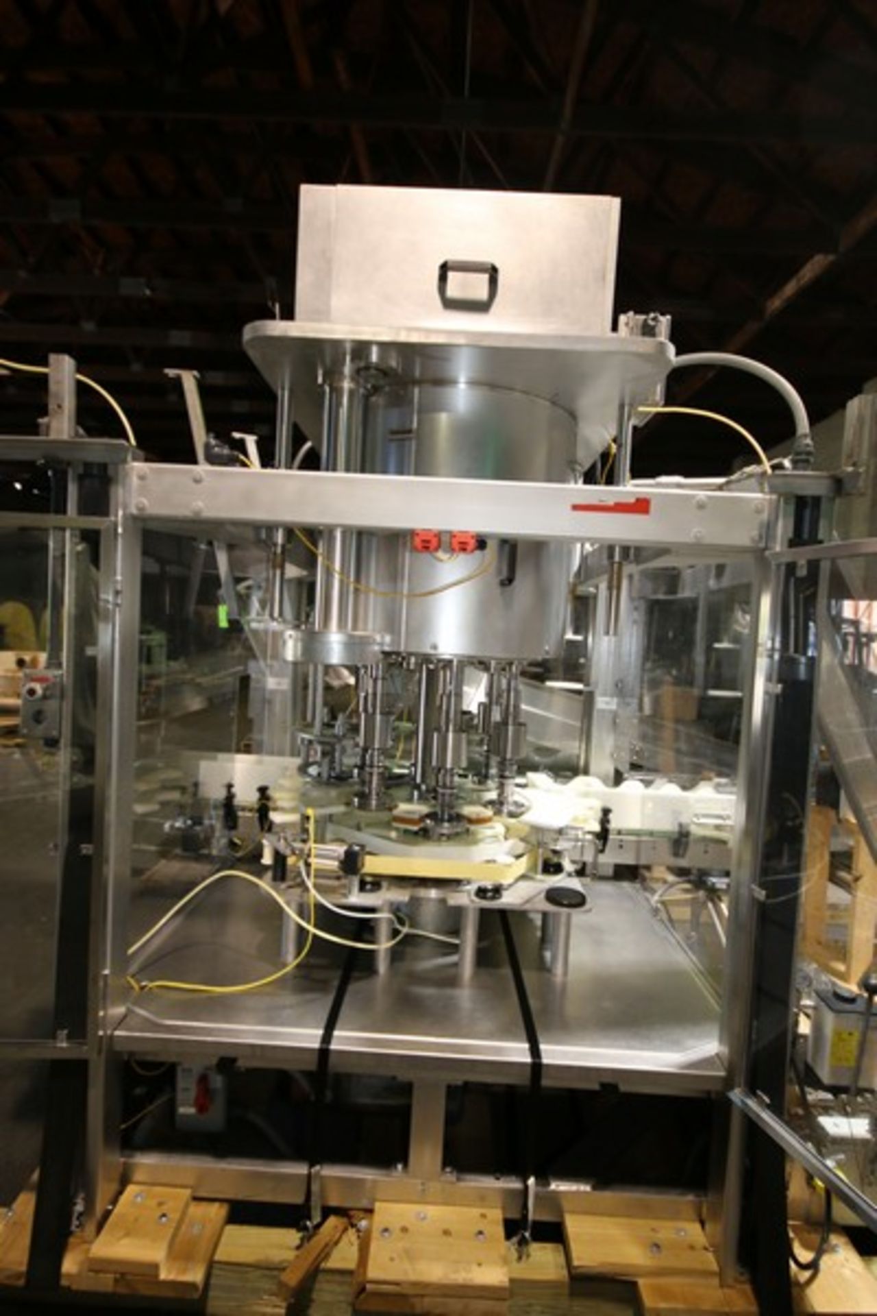 Fowler Zalkin 6 - Station Rotary Capper, Mach. Type CAS-6 / 480, SN 20022117 F/Z 1143, Set up with 4 - Image 9 of 28