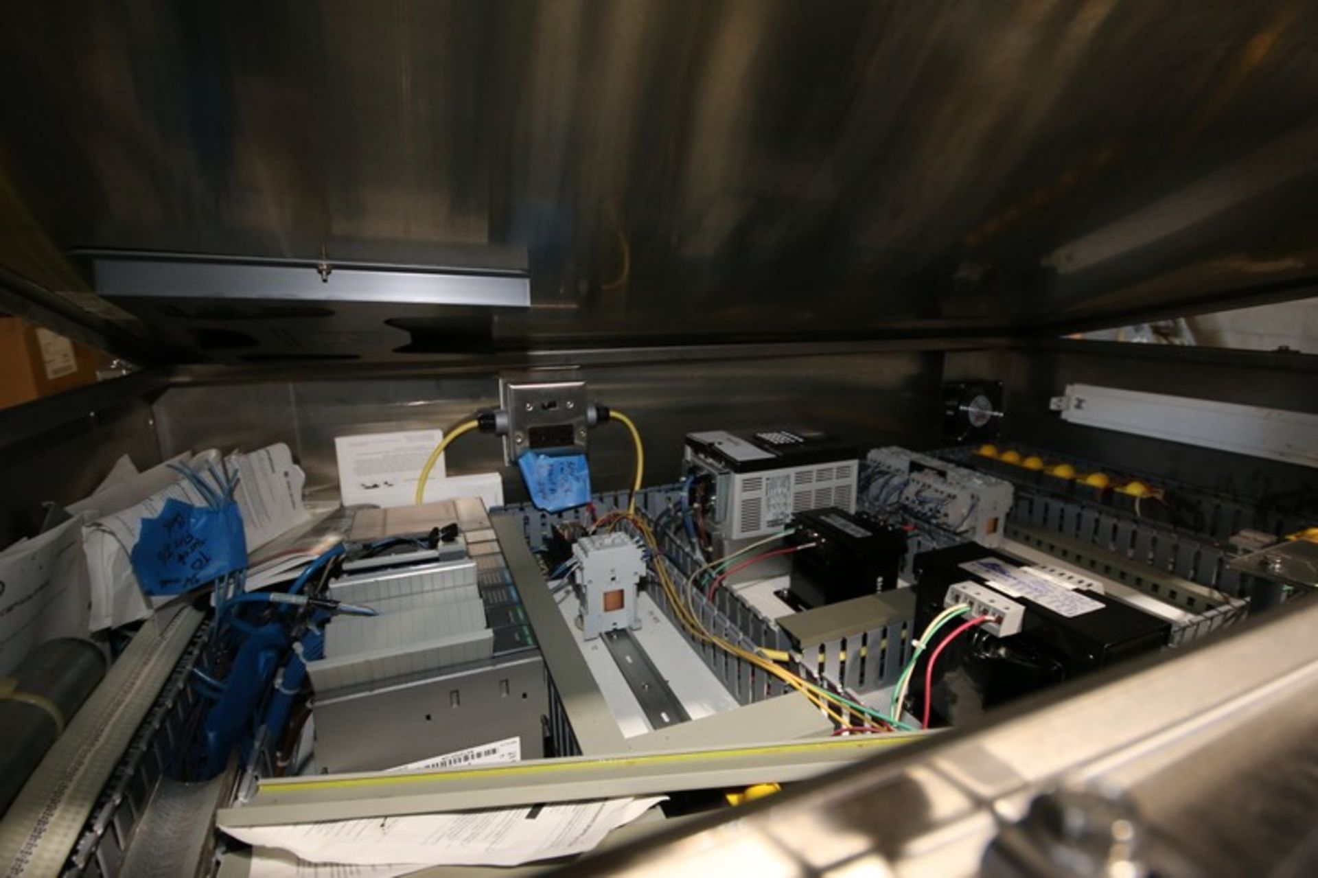 Fowler Zalkin 6 - Station Rotary Capper, Mach. Type CAS-6 / 480, SN 20022117 F/Z 1143, Set up with 4 - Image 18 of 28