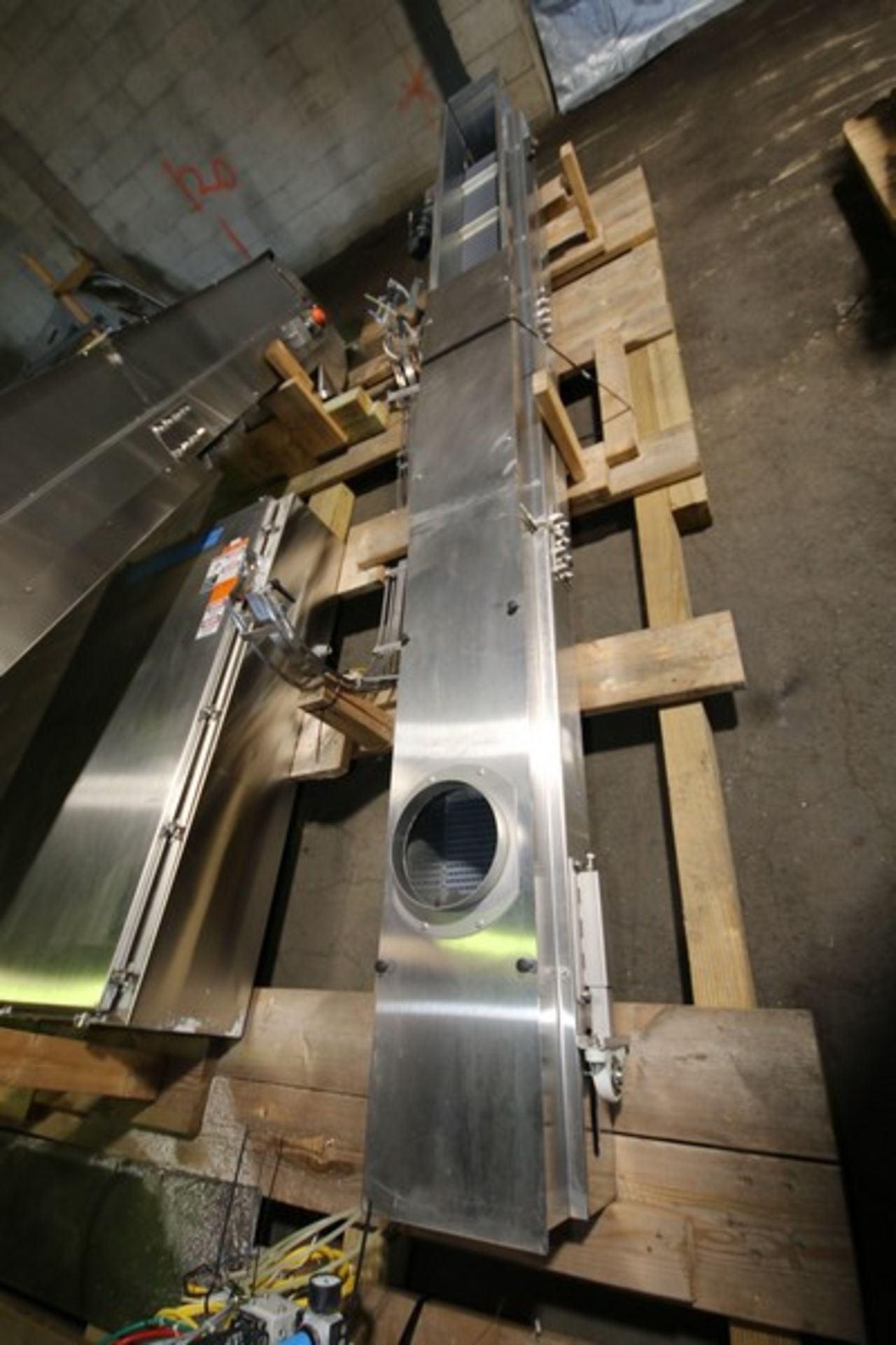 Fowler Zalkin 6 - Station Rotary Capper, Mach. Type CAS-6 / 480, SN 20022117 F/Z 1143, Set up with 4 - Image 23 of 28
