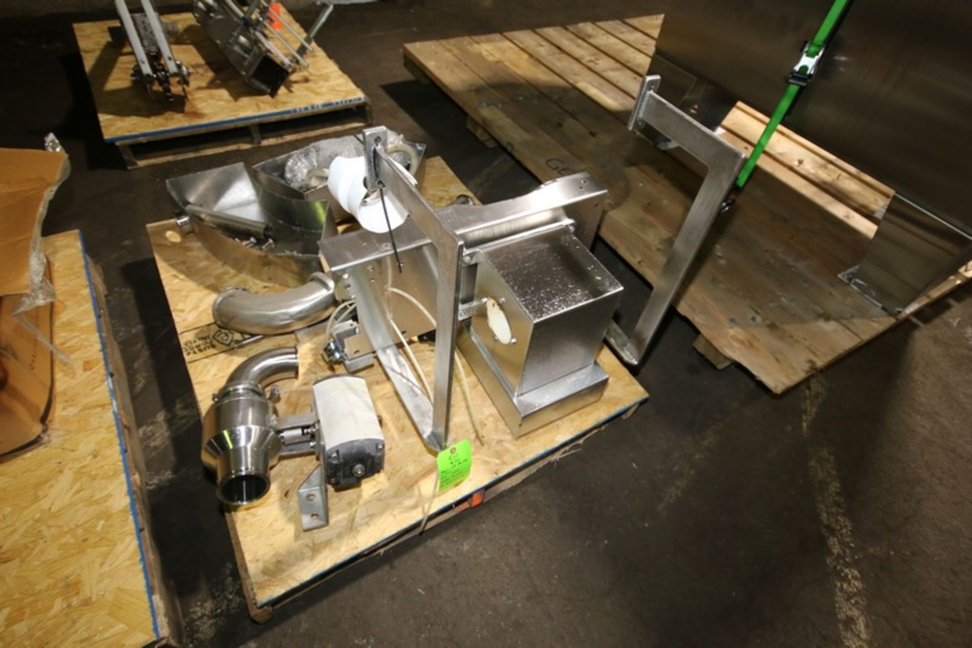 Pacific 10 - Station S/S Rotary Volumetric Filler, Model 10V00, SN 1404, Set up with 128 oz Round - Image 21 of 23