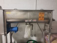 Ribbon Blender. Overall: 7'9