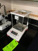 Ohaus Enclosed Lab Scale, M/N Pioneer